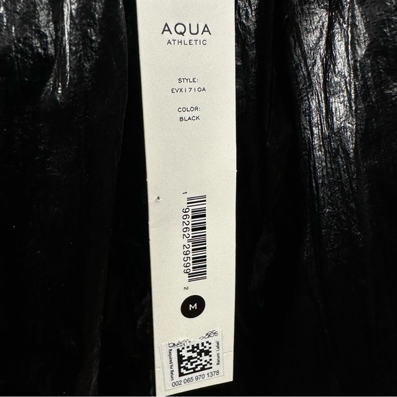 Aqua Athletic Cropped Hooded Coated Windbreaker Jacket Pockets Black M NWT - Picture 4 of 6